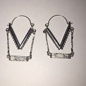 White and gray silver earrings